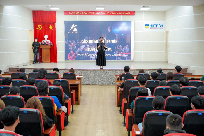 Đối thoại cùng người trong nghề là cách sinh viên cập nhật kiến thức thực tế hiệu quả