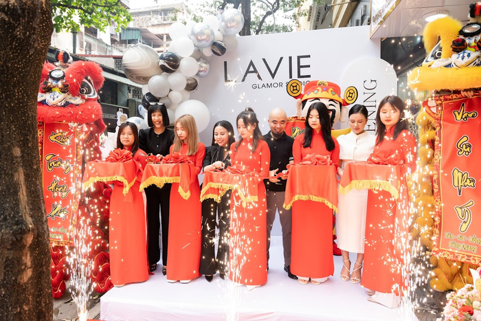 Vừa qua, LAVIE Glamor Studio tổ chức lễ khai trương hoành tráng tại địa chỉ 32 Hoàng Ngọc Phách, Hà Nội