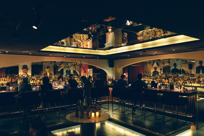 Hơi thở nghệ thuật đương đại cuộn trào trong không gian Rabbit Hole