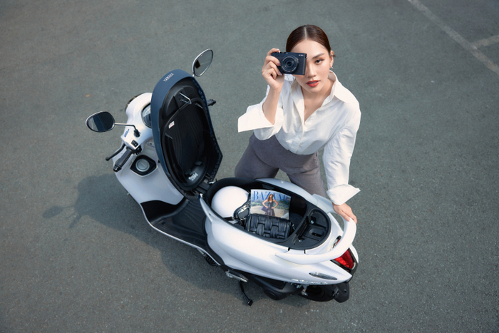 Cốp xe rộng 27 lít đựng “cả thế giới' khi di chuyển.