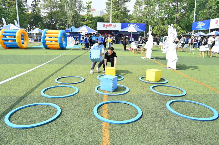 Hàng loạt các trò chơi vận động ngoài trời cực thú vị và rinh về các phần quà cưc “kool”
