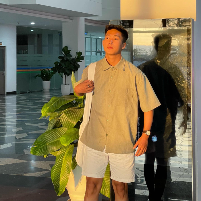 Zoom in gu thời trang đỉnh chóp của nam sinh ĐH FPT Đà Nẵng Ảnh 2