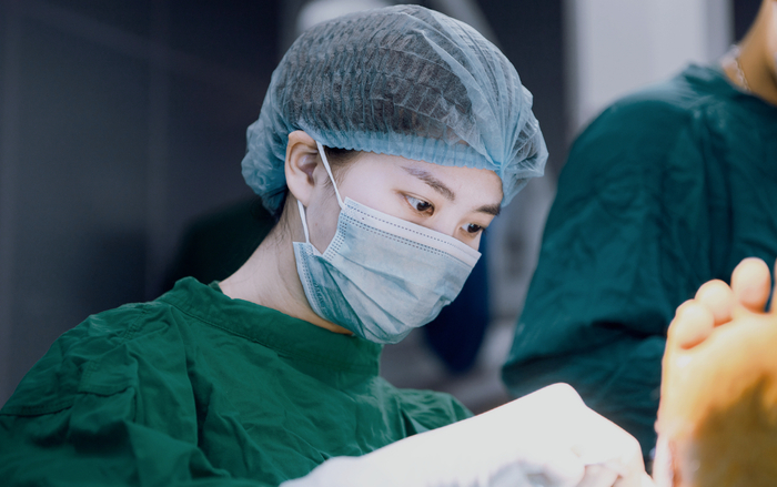 Bác sĩ Khổng Hạnh Nguyên: Con đường trở thành bác sĩ thẩm mỹ và trăn trở để xây dựng nền thẩm mỹ an toàn Ảnh 2