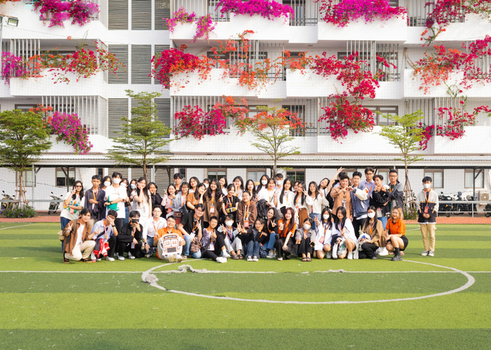  Hoa giấy nở rộ trong nắng hè, nên thơ đến vậy chỉ có ở ĐH FPT Đà Nẵng Ảnh 6