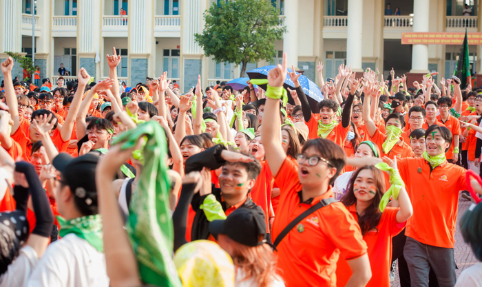 Nhiều năm liền diễn ra dưới cơn mưa tầm tã nhưng F-Camp vẫn “rực lửa” bởi “mưa rơi ướt áo ướt quần, làm sao ướt nổi tinh thần F-Camp”