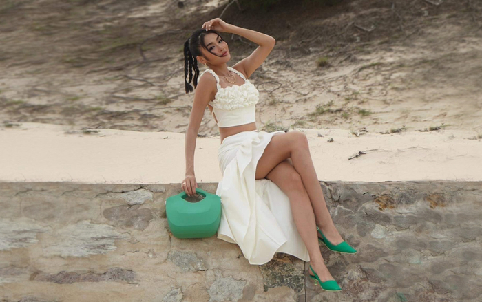 Học hỏi Thảo Nhi Lê và các hot girl cách mix & match với các item Pop Color mùa hè từ CHARLES & KEITH Ảnh 2