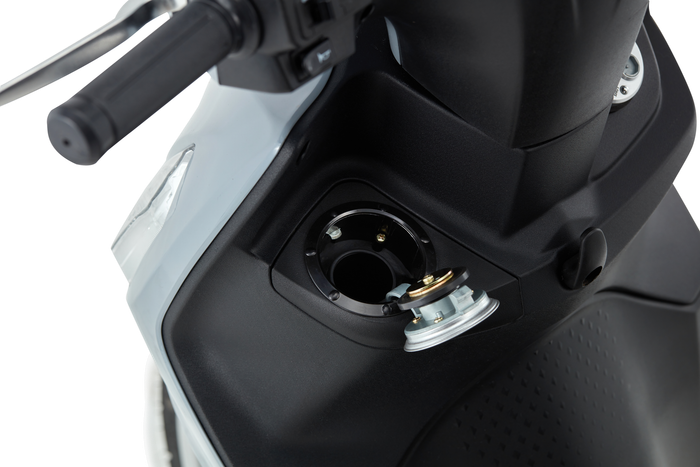 Nắp bình xăng trước tiện lợi