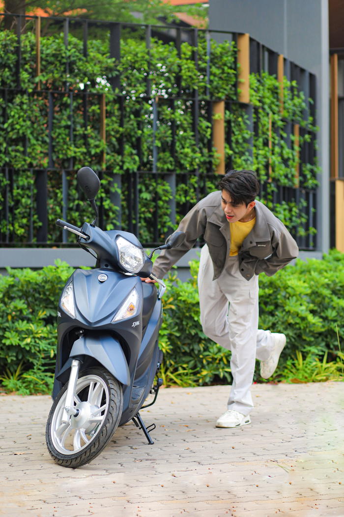 Phiên bản màu xanh đen hiện đại, cá tính