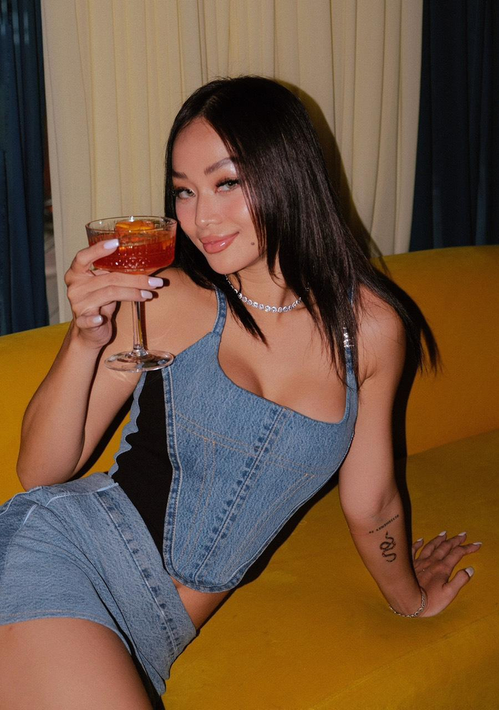 Tiktoker hmeuu (Huyền Nguyễn) sử dụng phương pháp nâng ngực Harmonic, đặt túi ngực size 295cc.