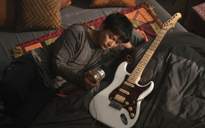 Bùi Công Nam ra mắt MV mới 'Là sao em ơi' dành tặng hội anti yêu mập mờ Ảnh 2