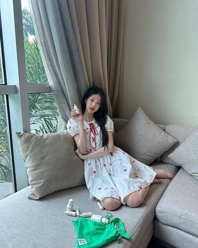 Tinh chất Vitamin C Green Tea Enzyme Brightening được Wonyoung đặc biệt yêu thích.