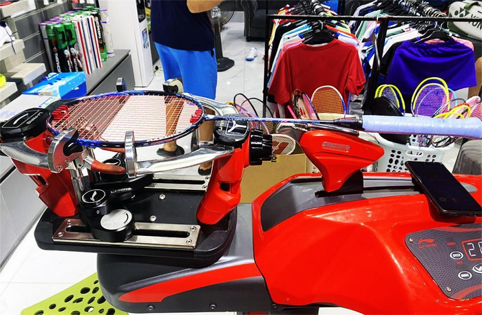 HVShop đầu tư máy căng vợt 100 triệu đảm bảo mức độ chính xác mức căng gần như tuyệt đối