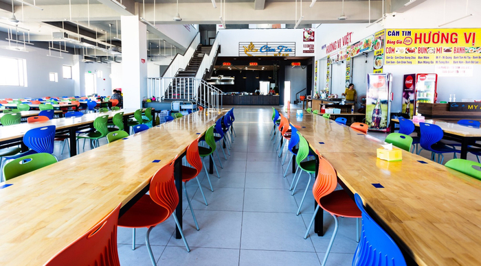 Chỉ là căng-tin trường đại học thôi mà, có cần trông “ngon mắt” thế nay không?