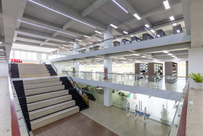 Thư viện 3 tầng độc lạ của Trường ĐH FPT phân hiệu TP. HCM là chỗ trú chân tuyệt vời dành cho sinh viên mỗi mùa ôn thi.