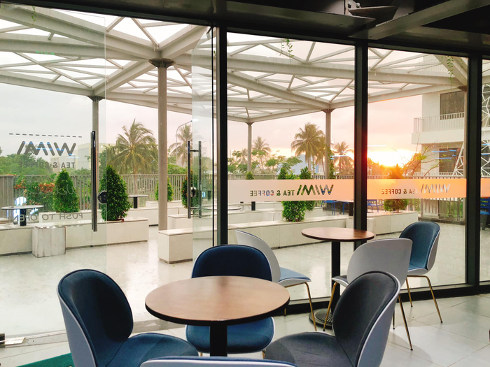 Vừa học vừa ngắm hoàng hôn, nhâm nhi cốc cà phê và xem dân tình thả diều ở xa xa là trải nghiệm chỉ FPTU-ers Cần Thơ mới có.