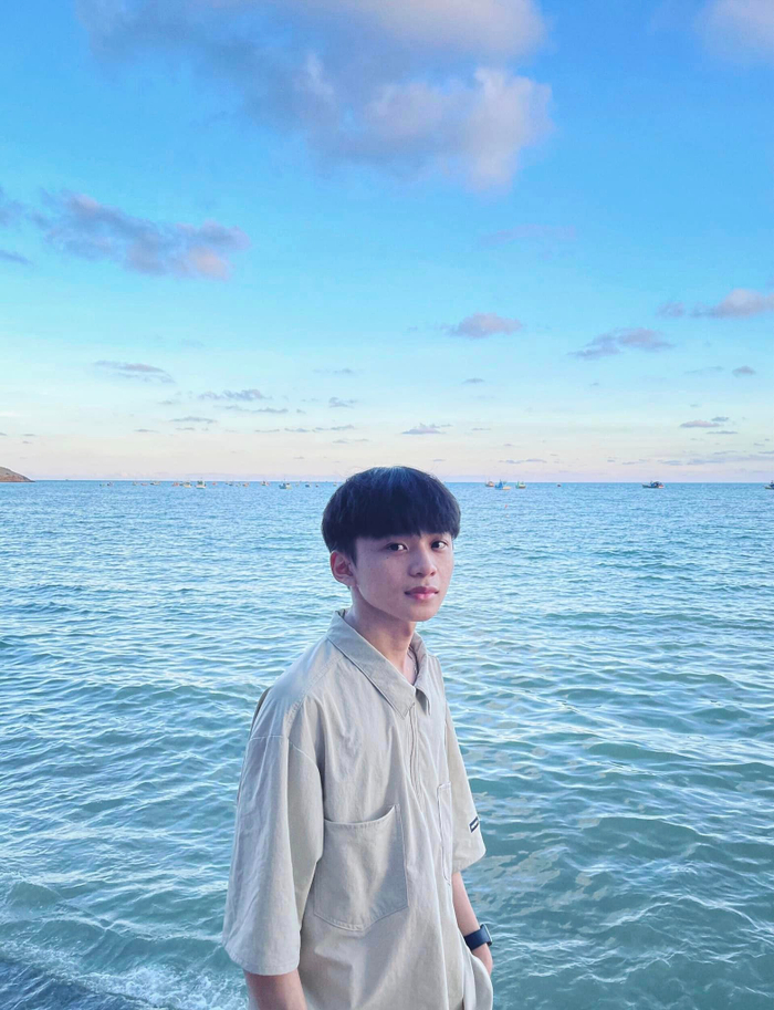 Tâm Hào đang cố gắng để trải nghiệm trọn vẹn đời sống sinh viên tại Trường ĐH FPT phân hiệu TP.HCM.