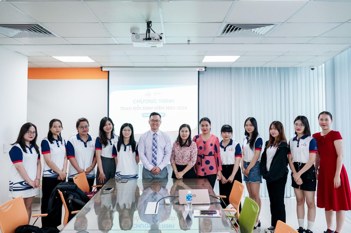 Tổ chức sinh hoạt cho sinh viên tham gia chương trình trao đổi quốc tế tại Trung Quốc
