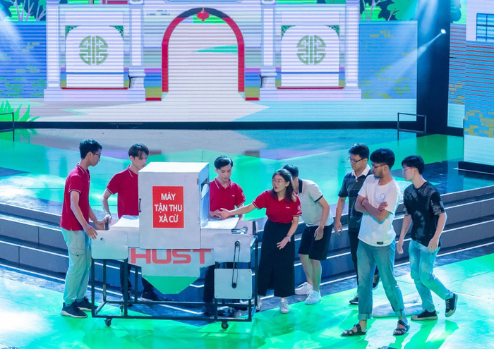 Sinh viên Đại học Bách khoa Hà Nội với dự án “Máy tận thu xà cừ”
