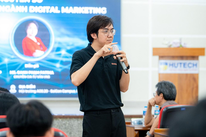 Chuyên gia chia sẻ những kiến thức, kinh nghiệm đến sinh viên HUTECH liên tục