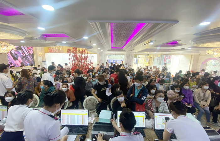 Lượng khách hàng luôn đông như trẩy hội là minh chứng tốt nhất cho chất lượng dịch vụ, sản phẩm tại Thẩm mỹ viện Mailisa