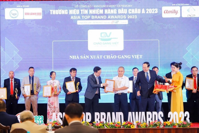 Nhà sản xuất Chảo Gang Việt nằm top thương hiệu tín nhiệm hàng đầu Châu Á 2023.