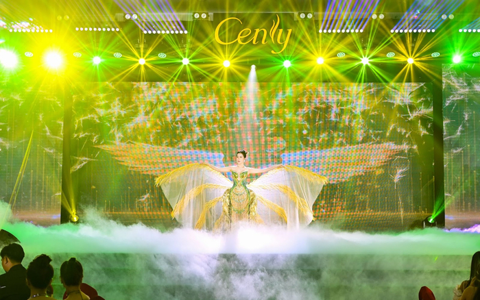 Cenly và hành trình bước qua năm thứ 9 hoàng kim thịnh vượng Ảnh 2