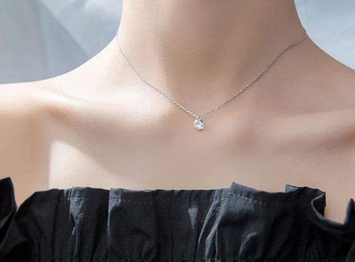 Dây chuyền bạc mang lại cảm giác nhẹ nhàng, tinh tế