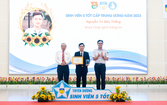 Nam sinh IT-er HUTECH đa nhiệm, tròn vai từ học thuật đến ngoại khóa Ảnh 2