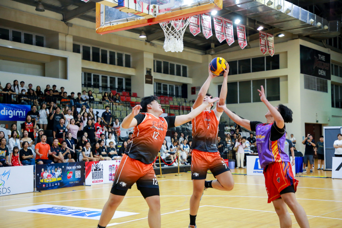 Trận chung kết nghẹt thở giữa Đại học Ngoại thương và Đại học Sư phạm TP. HCM