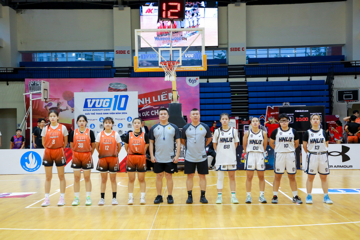 Các cô gái Đại học Sư Phạm Hà Nội (phải) đã vượt qua nhiều đội xuất sắc và lên ngôi vô địch VUG 2024