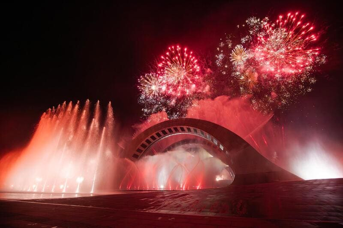 Show diễn Nụ hôn của biển cả tại Phú Quốc có gì mà khiến dàn cast Đảo Thiên Đường thích thú? Ảnh 9