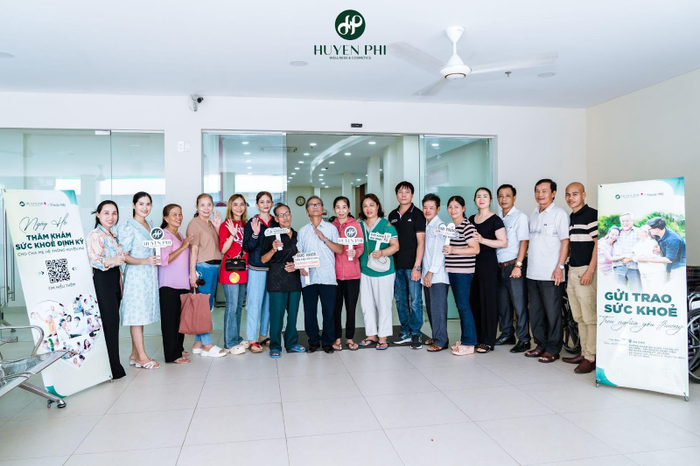 Chương trình khám sức khỏe miễn phí dành cho bố mẹ của các nhà phân phối được tổ chức tại khu vực miền Nam.