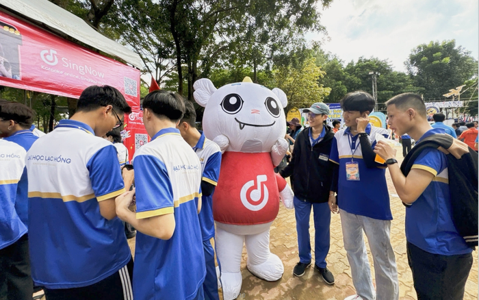 SingNow khuấy động LHU Open Day 2024 - Mang âm nhạc kết nối sinh viên Ảnh 2