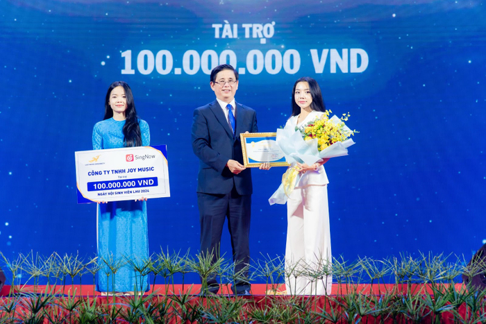 SingNow khuấy động LHU Open Day 2024 - Mang âm nhạc kết nối sinh viên Ảnh 1