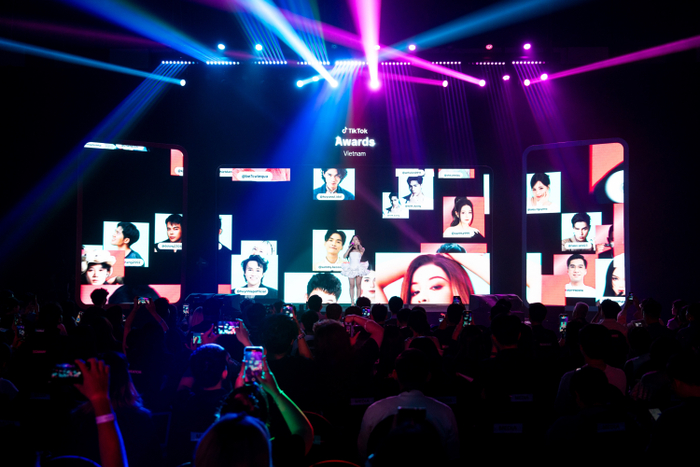Họp báo khởi động TikTok Awards 2024 với phần thể hiện 'Đi Giữa Trời Rực Rỡ' từ Ngô Lan Hương
