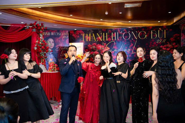 Ông Nguyễn Sĩ Trường - Phó chủ tịch mặt trận Tổ quốc Thành phố Hà Nội - người anh thân thiết cùng Thanh Hương Bùi duy trì hoạt động thiện nguyện của CLB Hoa hướng dương trong nhiều năm