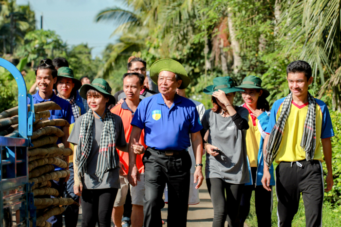 Người thầy luôn có mặt đồng hành trong các phong trào của sinh viên 