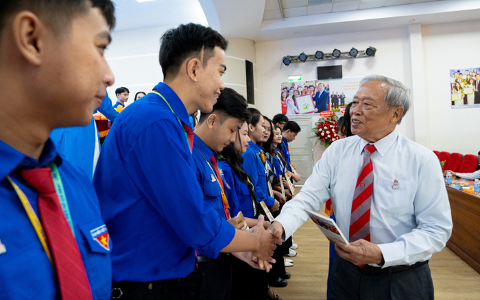 Hướng đến những giá trị nhân văn để làm giáo dục thành công Ảnh 2