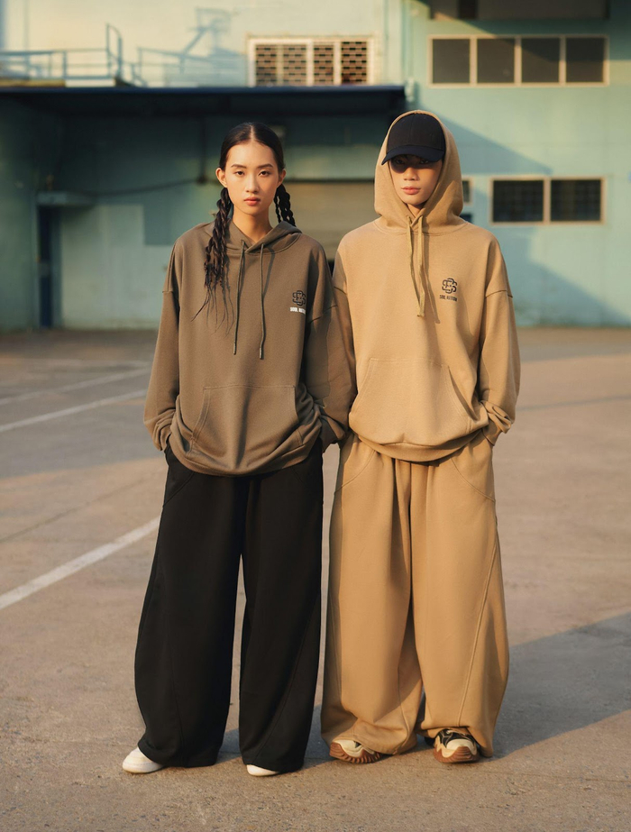 Áo hoodie nam Canifa đều được sử dụng chất liệu vải thoáng mịn và phù hợp