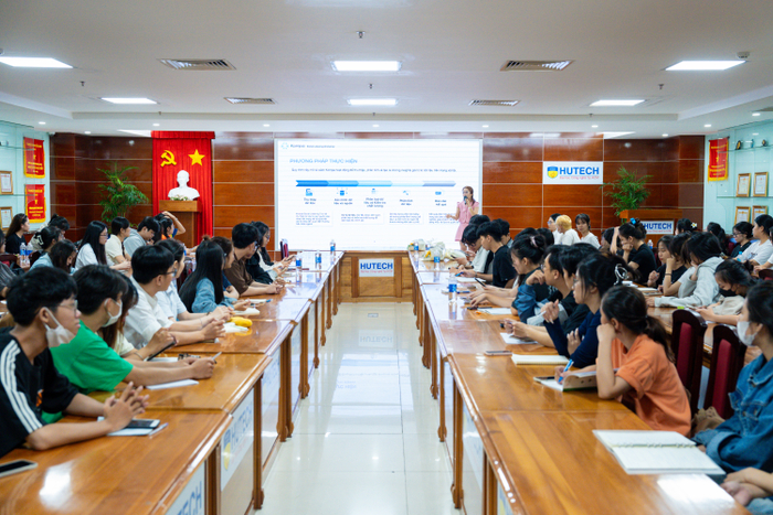 Gặp gỡ và học hỏi từ người trong nghề, sinh viên bỏ túi nhiều bài học kinh nghiệm giá trị