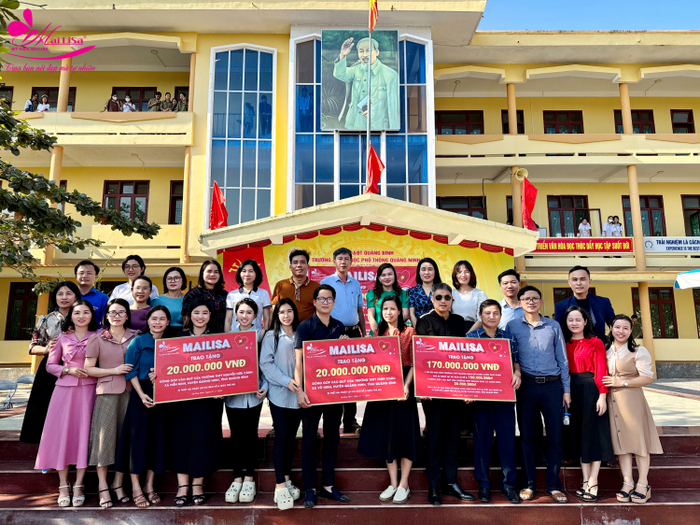 Những chia sẻ xúc động của chị Mai gửi đến các em học sinh 3 trường THPT ở huyện Quảng Ninh, tỉnh Quảng Bình