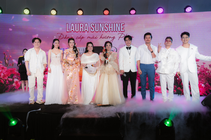 Lê Dương Bảo Lâm xuất hiện làm bầu không khí của sự kiện “Bí ẩn trong vườn tiên” thêm sôi động.