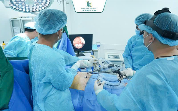 Công nghệ nội soi tác động lên cơ thể với vết tích rất nhỏ.