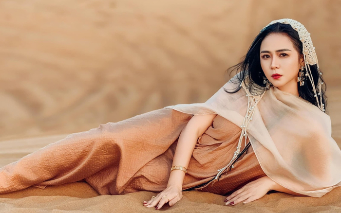 Nữ hoàng hoa hồng Bùi Thanh Hương đẹp tựa 'Nữ thần' giữa sa mạc Dubai Ảnh 2