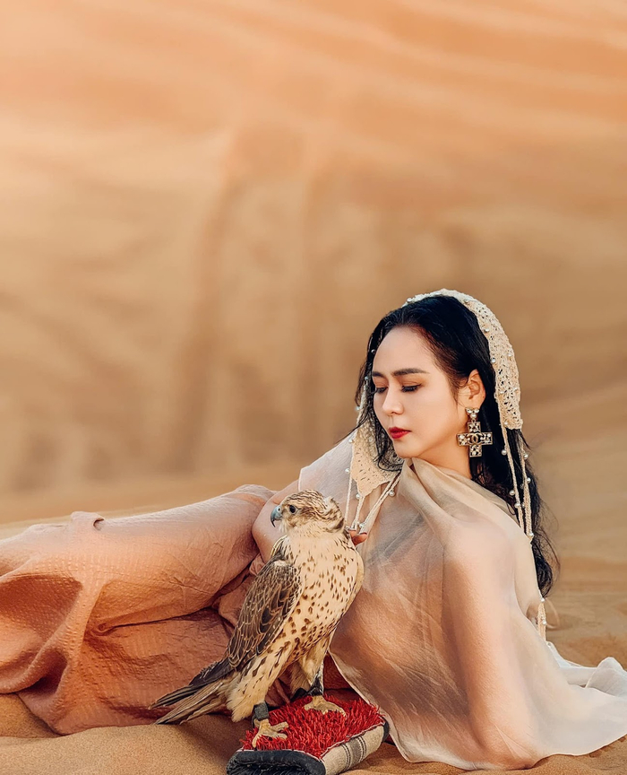Say ngây ngất trước “nữ hoàng sa mạc” Bùi Thanh Hương