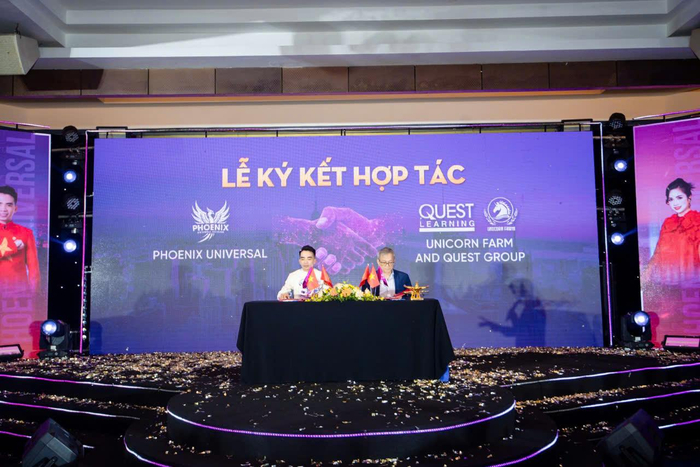 Phoenix Universal ký kết hợp tác với các đối tác.