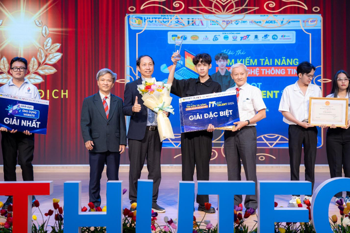 Nguyễn Phúc Tài - sinh viên năm 4 ngành Công nghệ thông tin HUTECH giành ngôi vị cao nhất