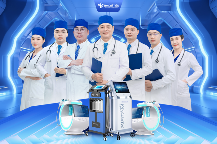 Bác sĩ Tiến cùng các cộng sự 