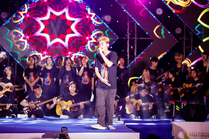 Chịu chơi như sinh viên HUTECH: 'Chạy show' hết học thuật lại tới văn hóa, nghệ thuật, thể thao Ảnh 4