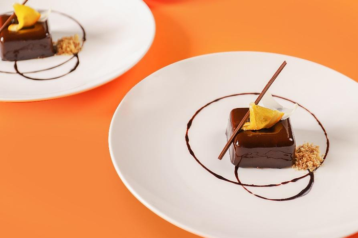 Nguồn nguyên liệu địa phương tươi mới, rau tươi hữu cơ được tuyển chọn kỹ càng.